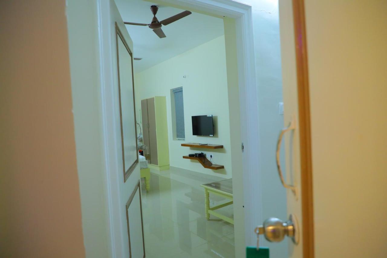 Srinivasa Hotel 티루파티 외부 사진