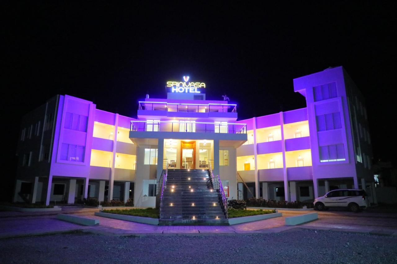 Srinivasa Hotel 티루파티 외부 사진