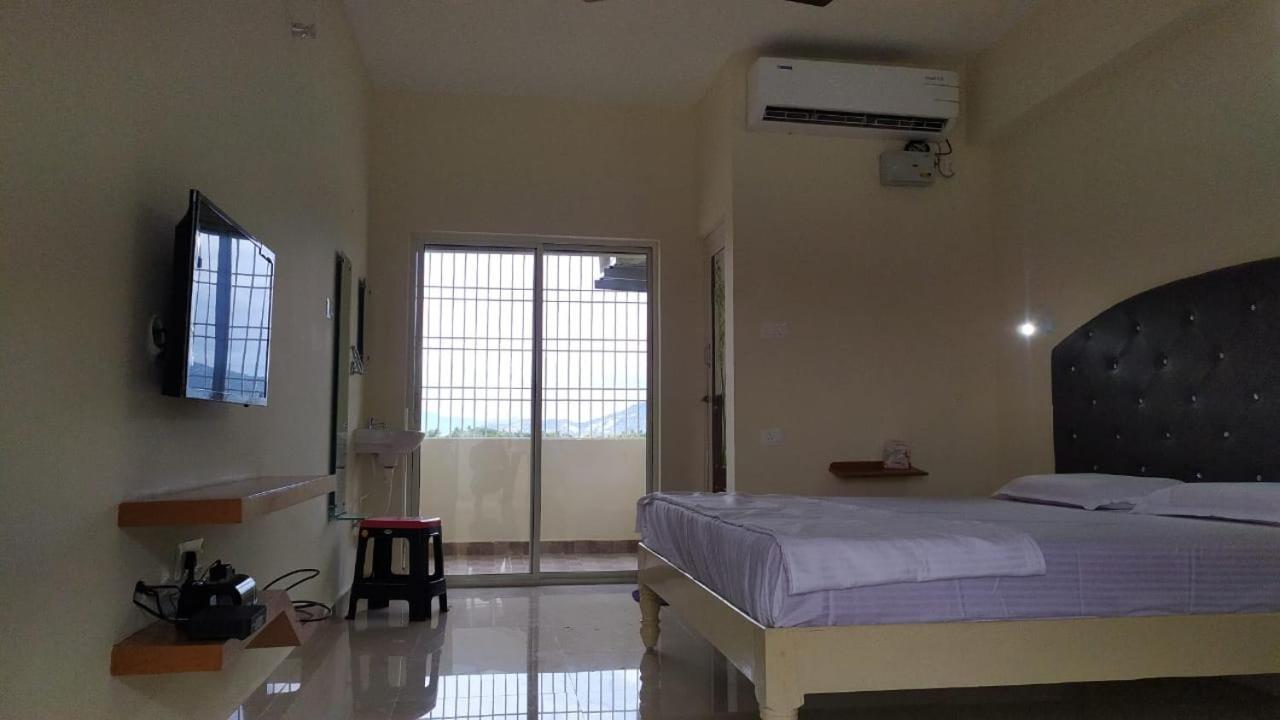 Srinivasa Hotel 티루파티 외부 사진