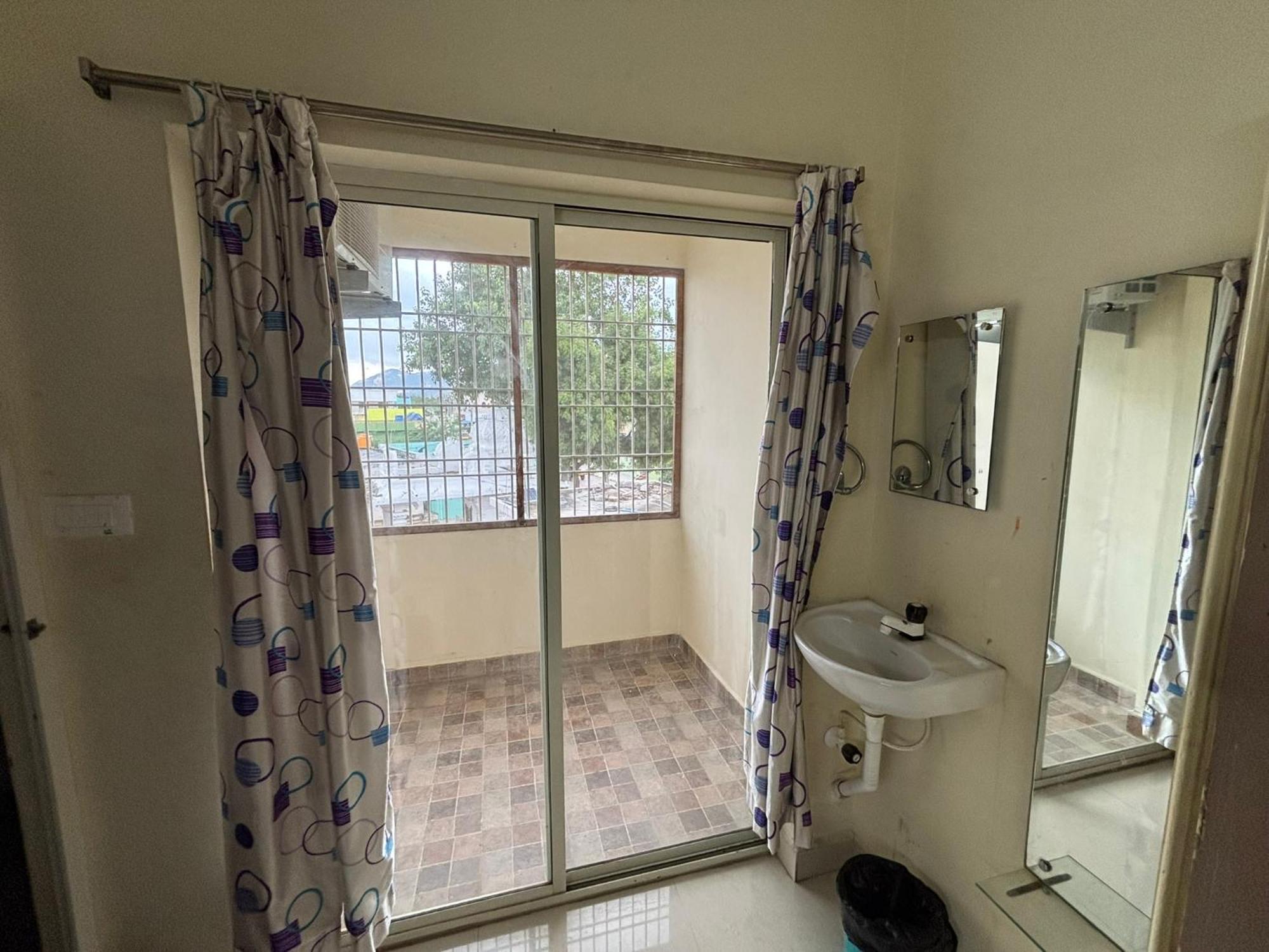 Srinivasa Hotel 티루파티 외부 사진