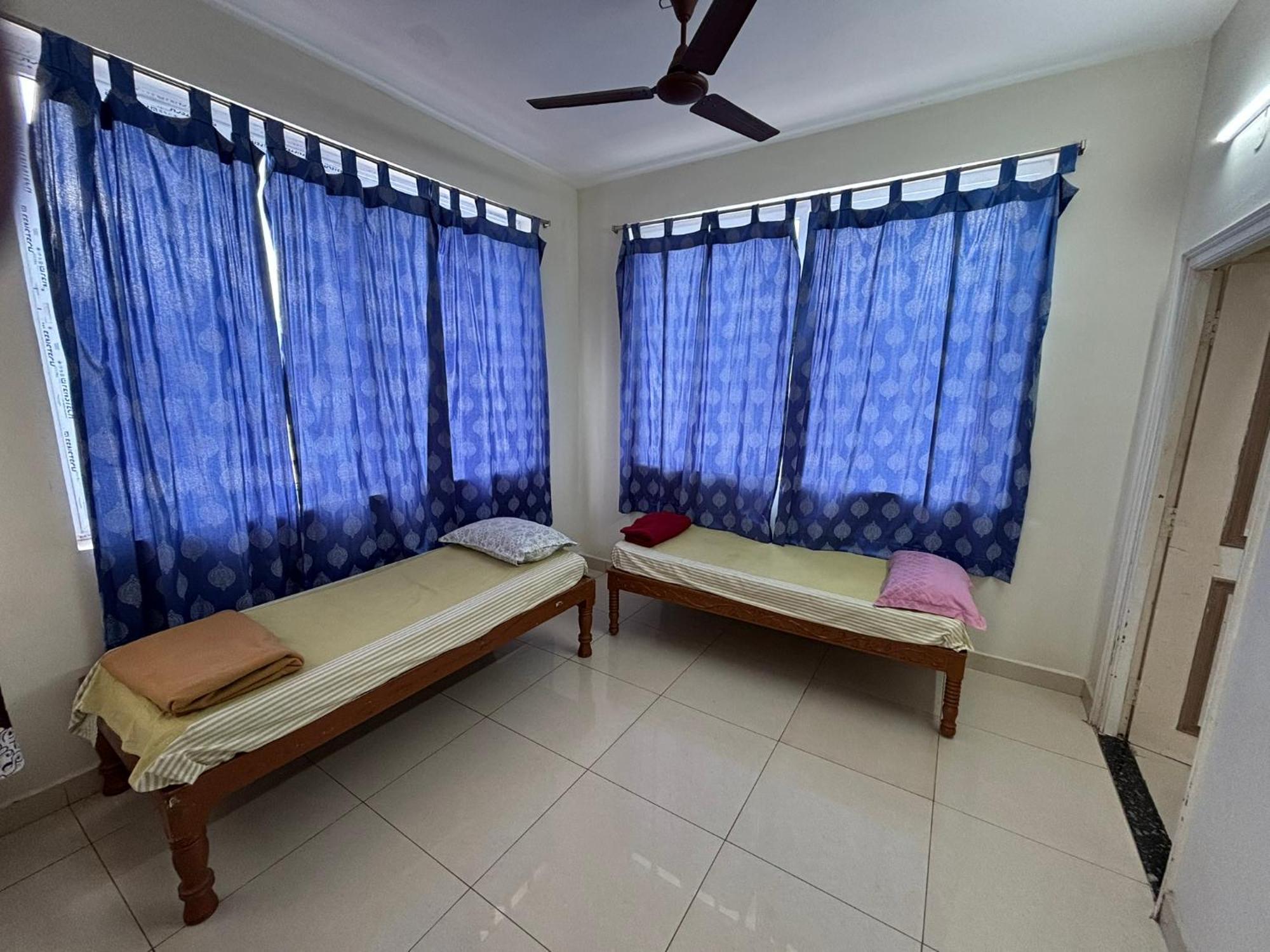 Srinivasa Hotel 티루파티 외부 사진