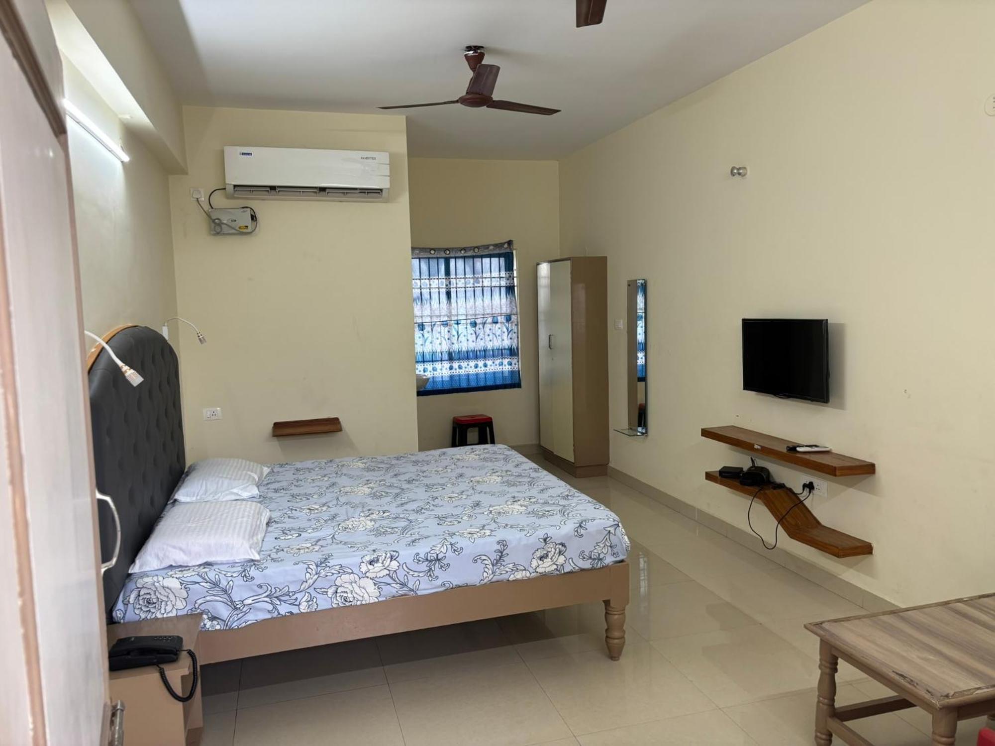 Srinivasa Hotel 티루파티 외부 사진