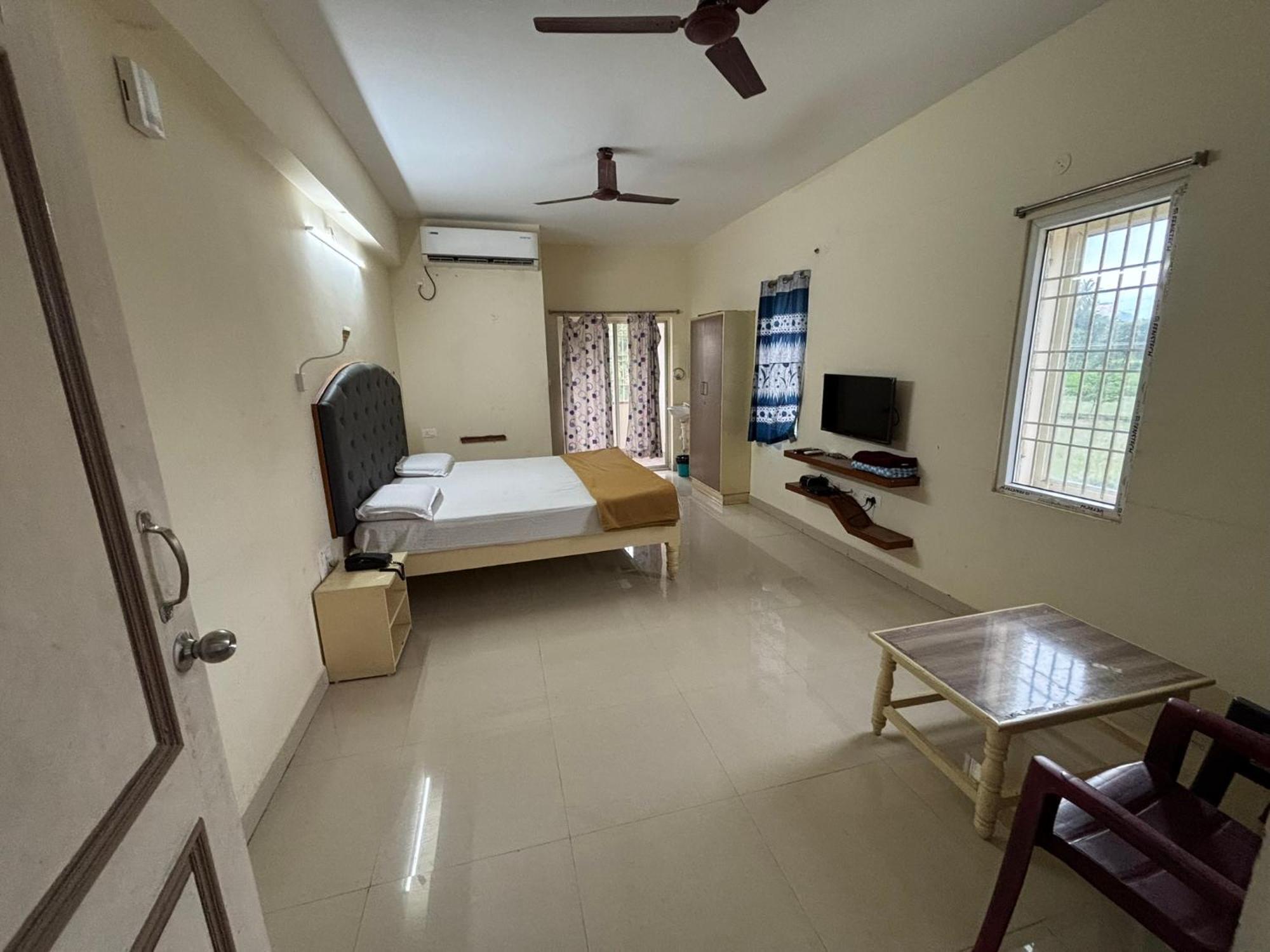 Srinivasa Hotel 티루파티 외부 사진