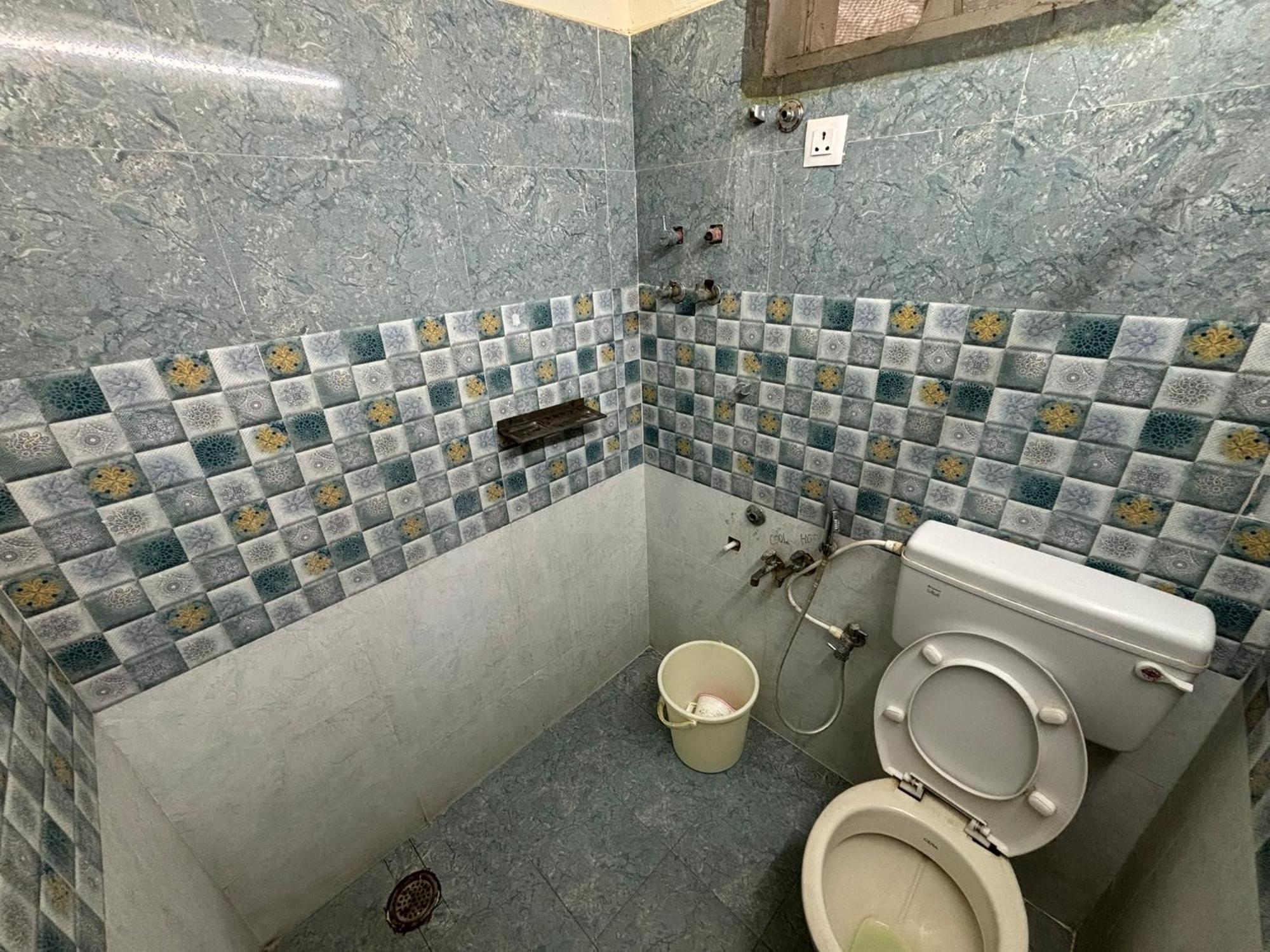 Srinivasa Hotel 티루파티 외부 사진