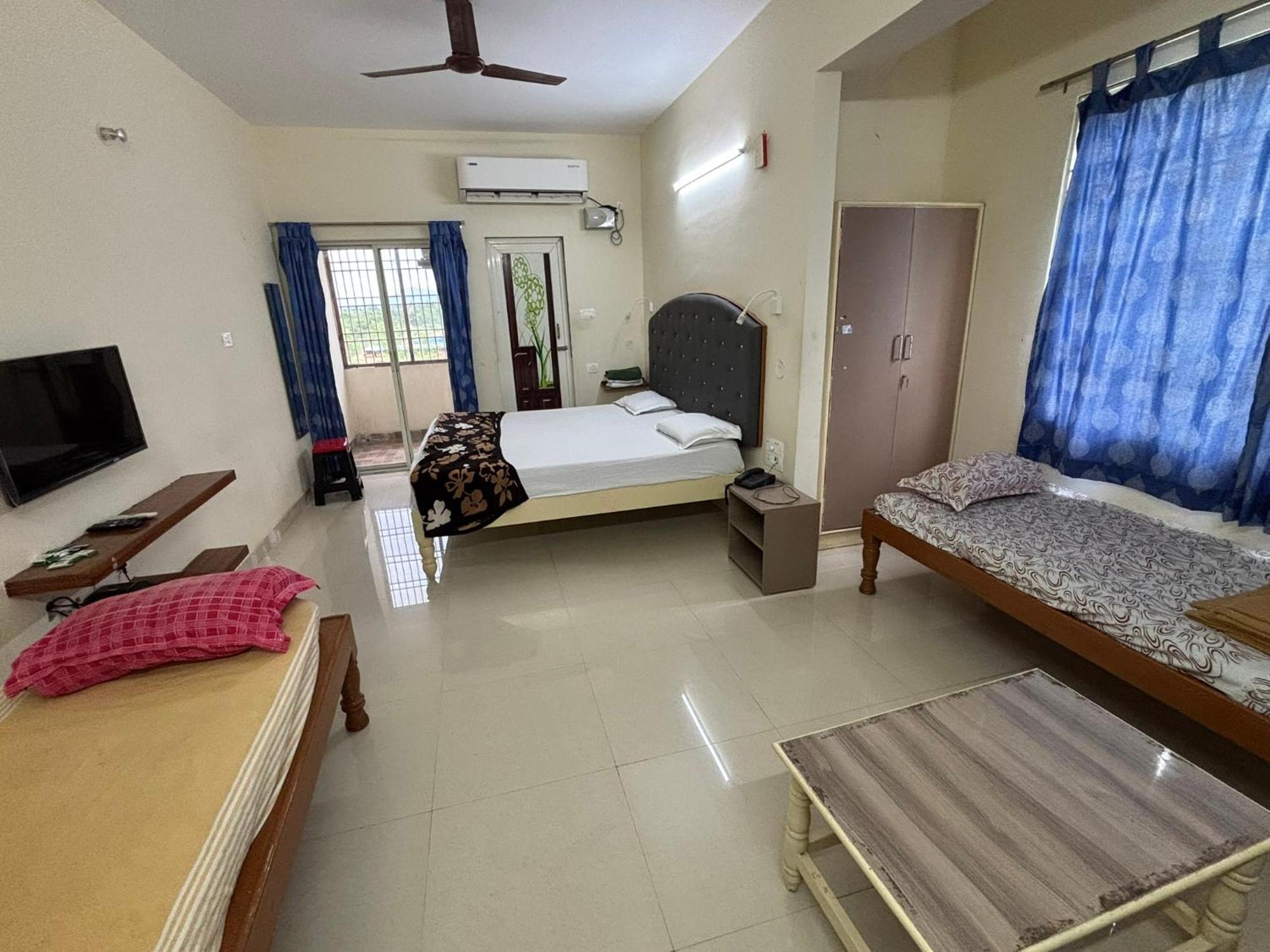 Srinivasa Hotel 티루파티 외부 사진